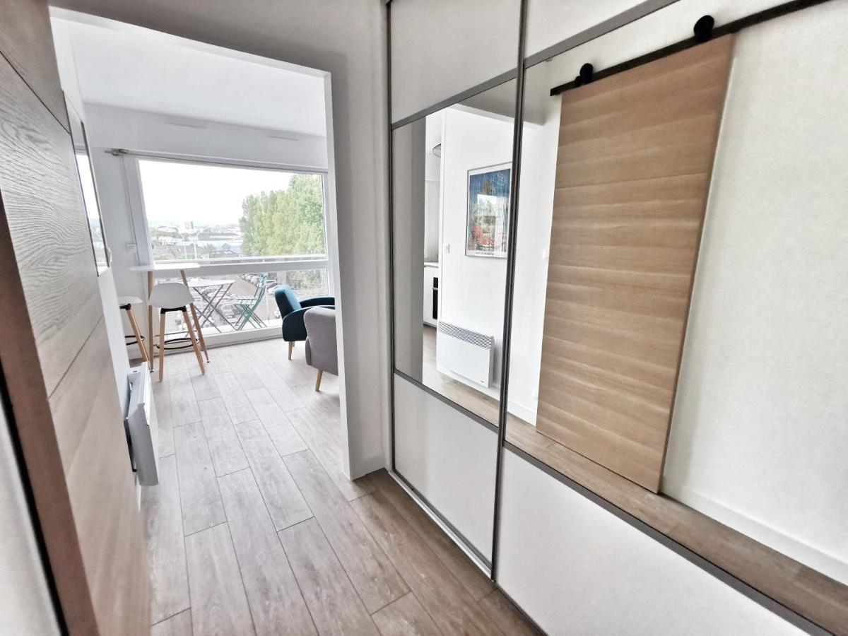 Appartement Lumineux Avec Balcon Et Parking Cherbourg-en-Cotentin Bagian luar foto
